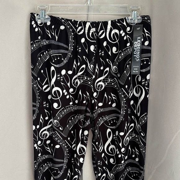 Leggings Depot Musical Note Leggings - Black & White Plus Size New! - Picture 1 of 5